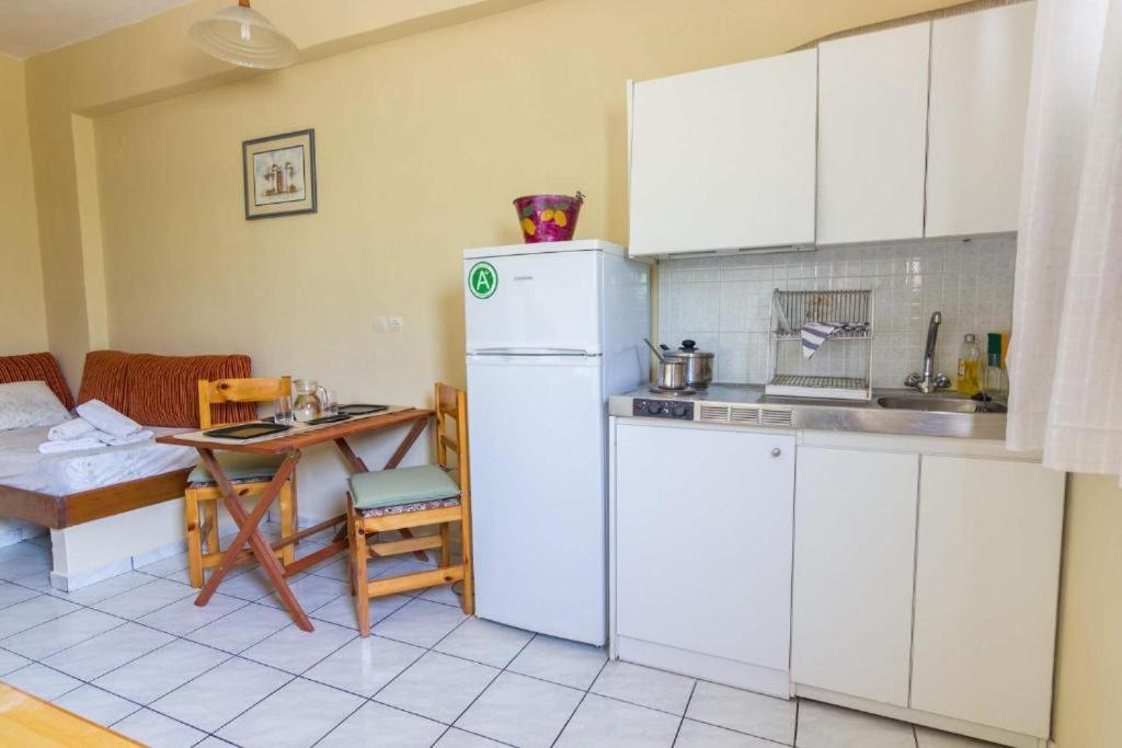 Stathopoulos Apartments サンパティキ エクステリア 写真